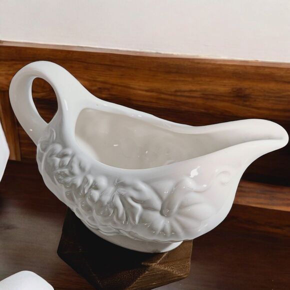 Tabletops Unlimited Nature China Sauce Gravy Boat Embossed Fruit White - Picture 6 of 12